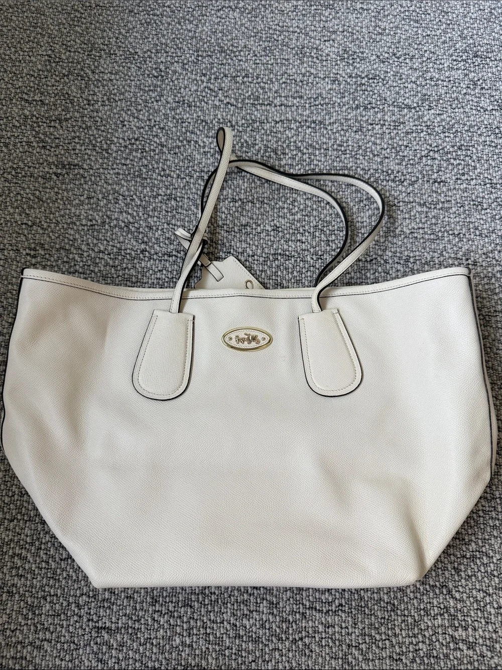 White Leather CoachTote Bag - Classic Everyday Carry